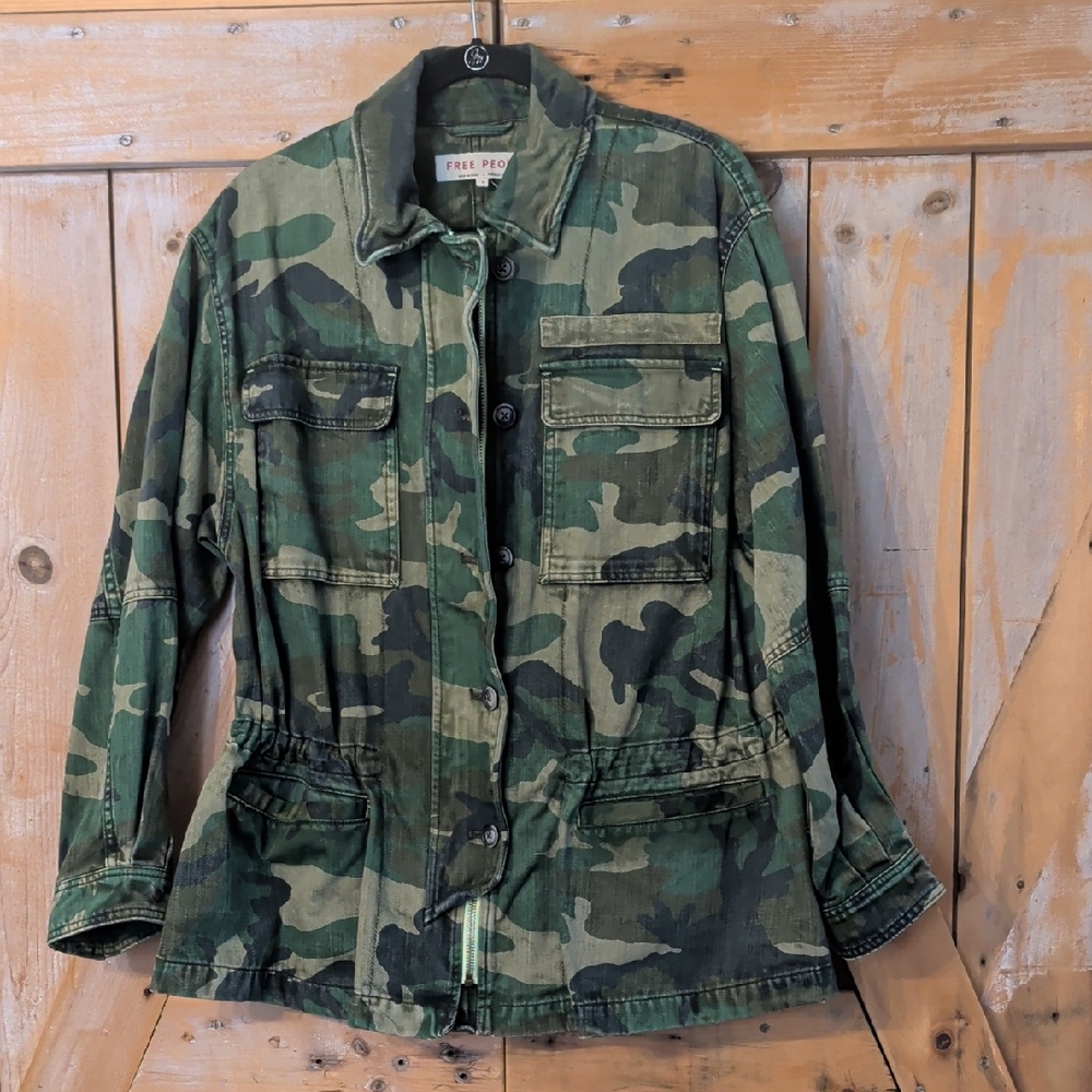 FREE PEOPLE army Camo Jacket.  Small
